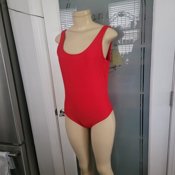 No Boundaries Juniors' Solid One-Piece Swimsuit Baywatch Red - Picture 6 of 15